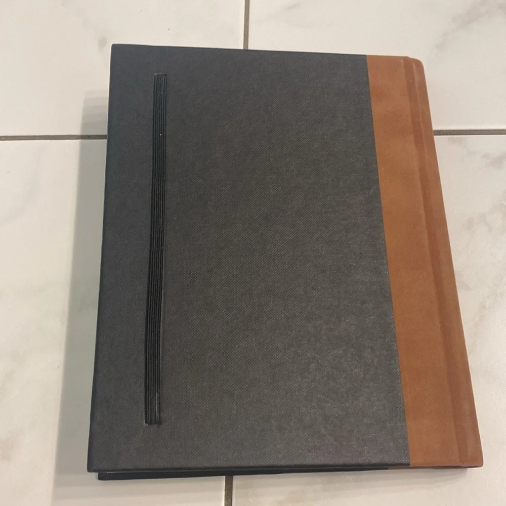 NWOT Celebrity cruises Voyages travel journal Evelyn Loeb Captains Club🚢